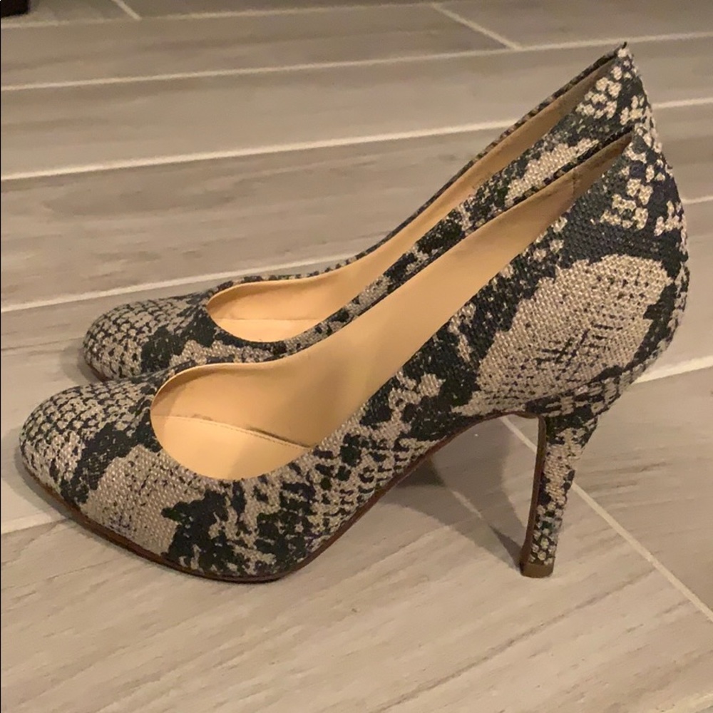 JCrew Mona Snakeskin print Pump -  size 7